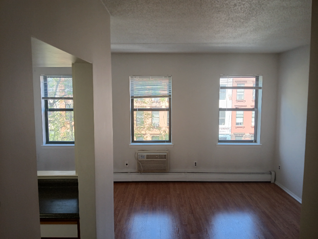 Building Photo - 112 W 128th St