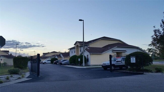 Foto del edificio - 4950 Ava Pointe Dr