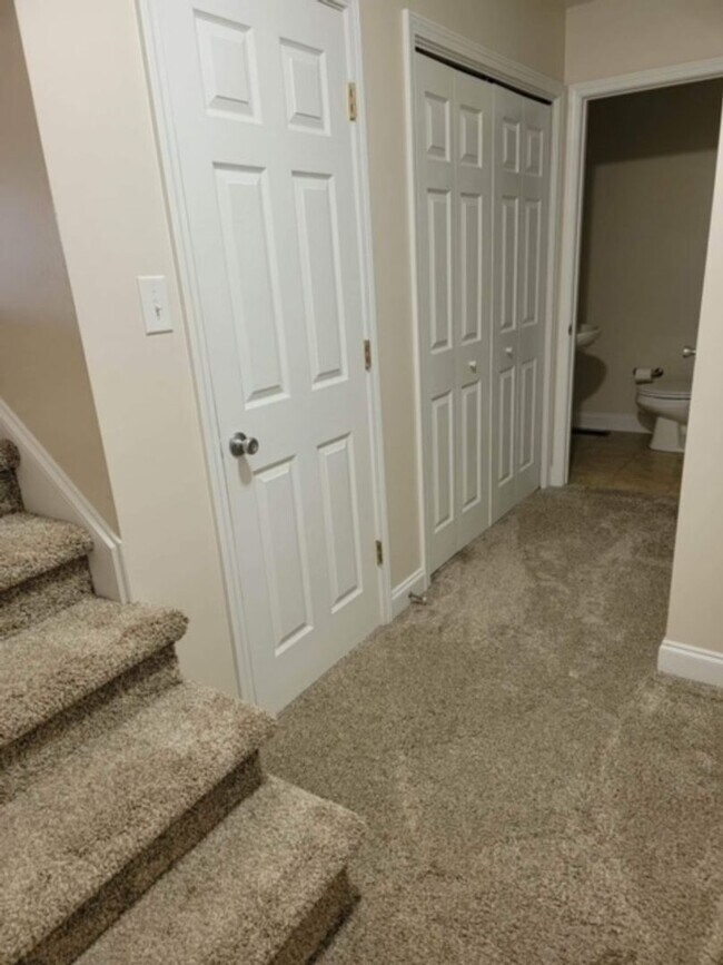 Foto del edificio - 4-Bedroom Townhome in Amberdale