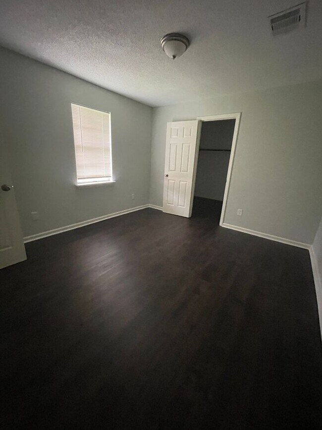 Foto del edificio - Available