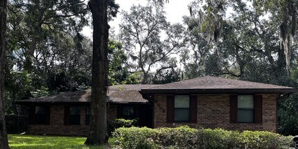 Building Photo - 3208 Turtle Creek Rd