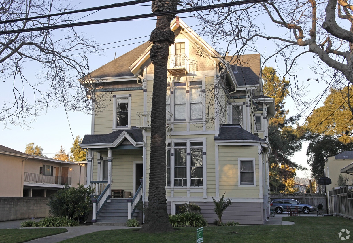Building Photo - 2061 Central Ave