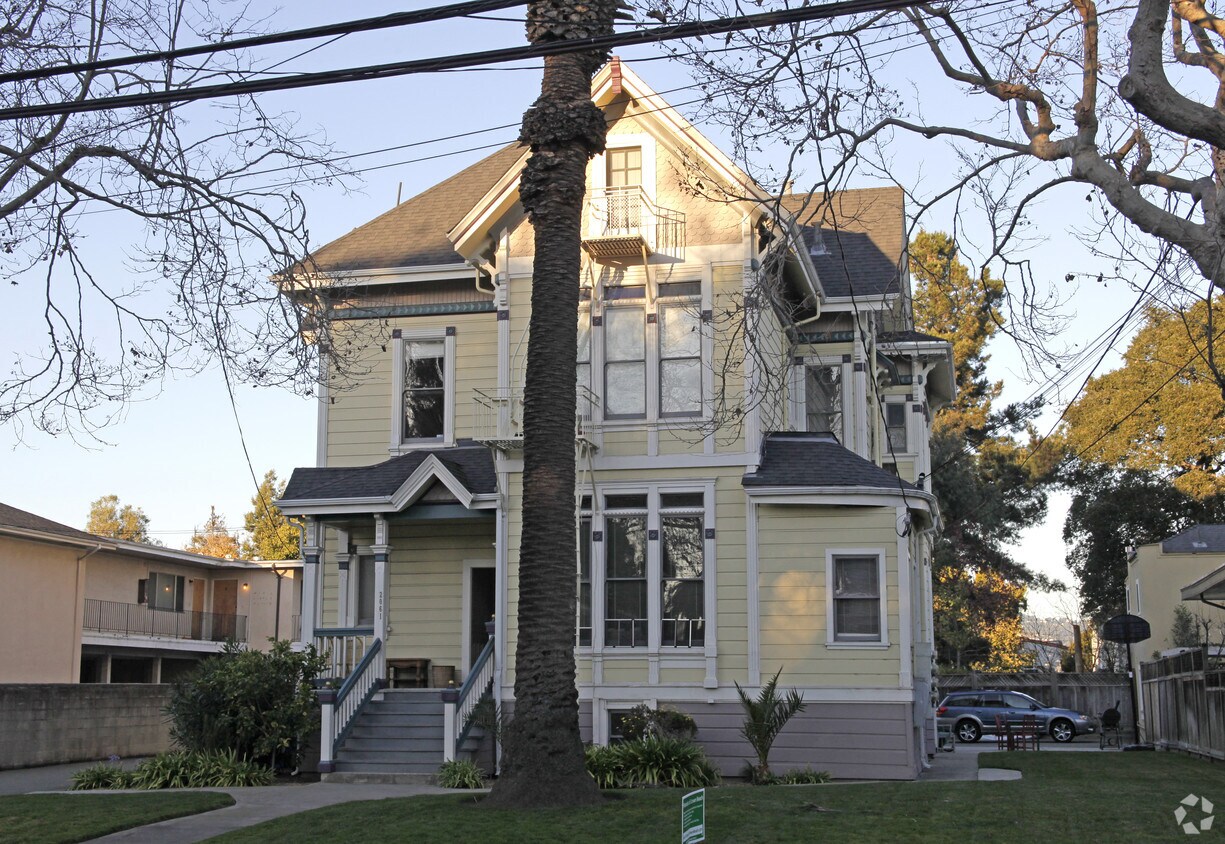 Foto del edificio - 2061 Central Ave