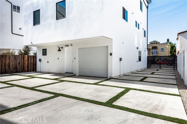 Foto del edificio - 10910 Hesby St