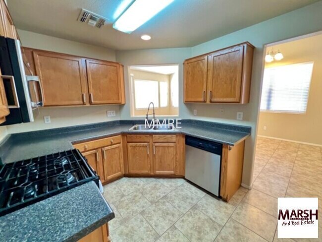 Foto del edificio - Beautiful 2 bedroom home with community po...