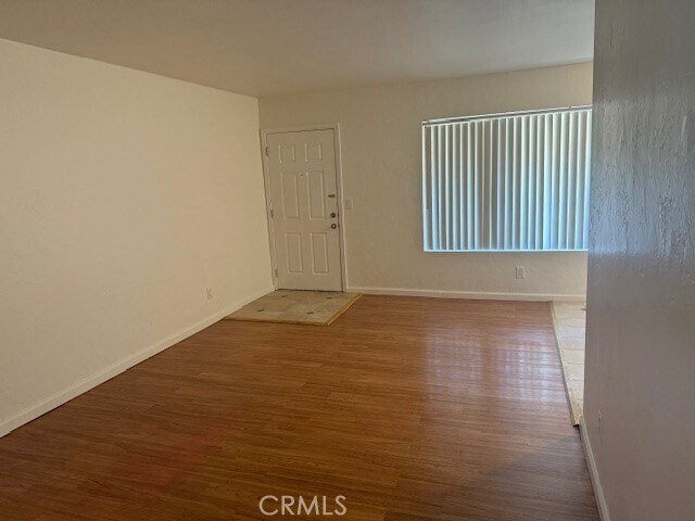 Foto del edificio - 1490 W Lambert Rd