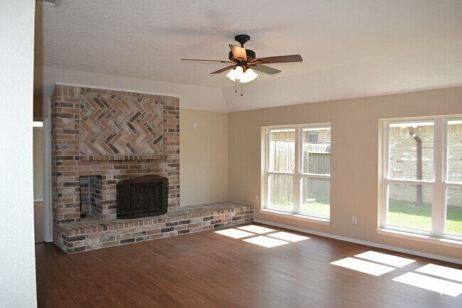 Foto del edificio - 4830 Diehlwood Pl