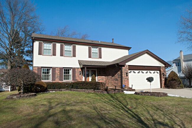 Building Photo - 718 Stratford Ln