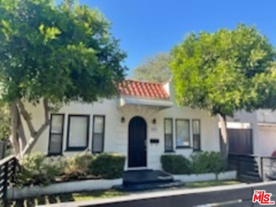 Primary Photo - 3869 Hollypark Pl