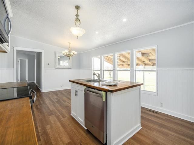 Building Photo - 9558 Diamond Avenue