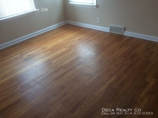 Building Photo - 8139 Bloom Dr