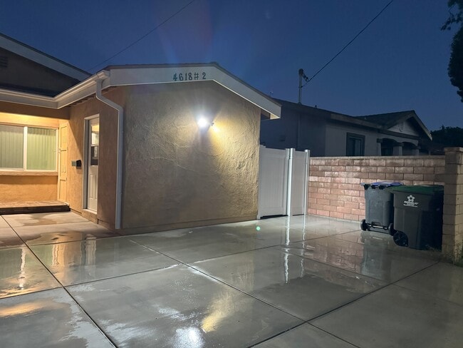 Building Photo - 4618 W Roy Cir