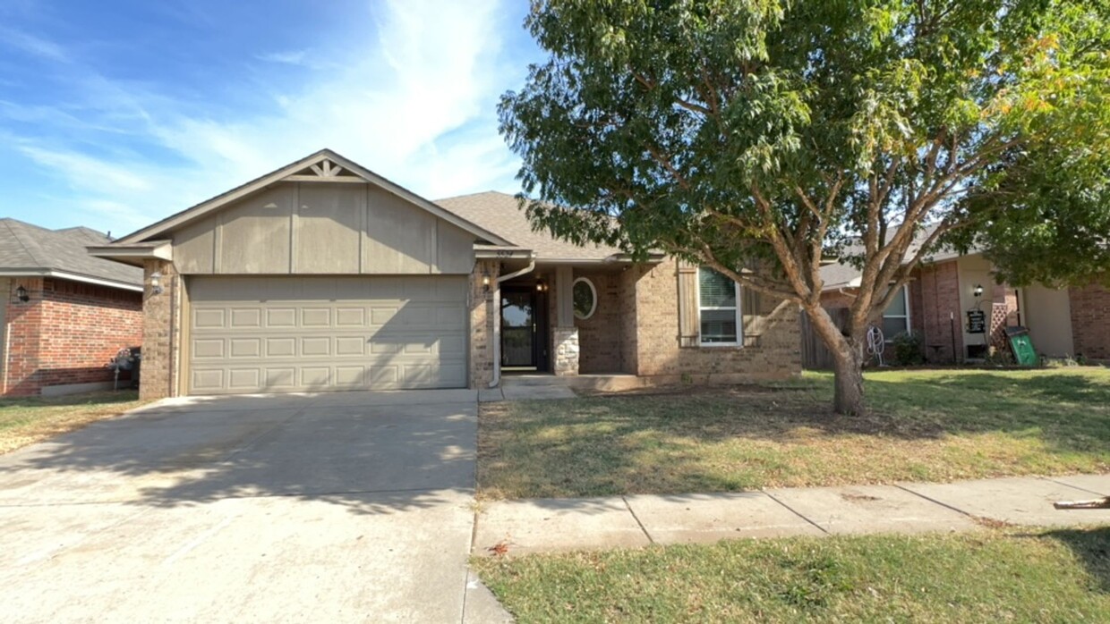 Foto principal - Charming 3 Bedroom, 2 Bathroom in OKC