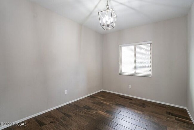 Building Photo - Spacious & Stylish Living in Saguaro Bloom...