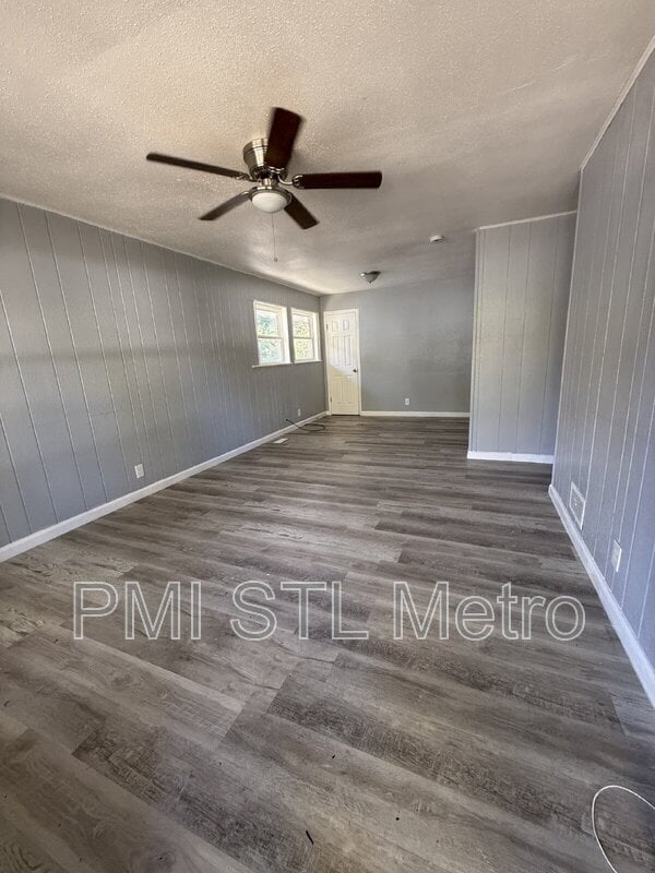 Building Photo - 10816 Spring Garden Dr