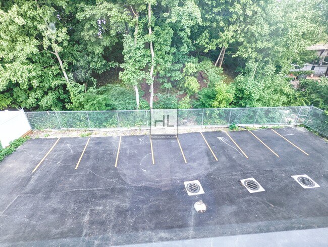 Building Photo - Alderton St