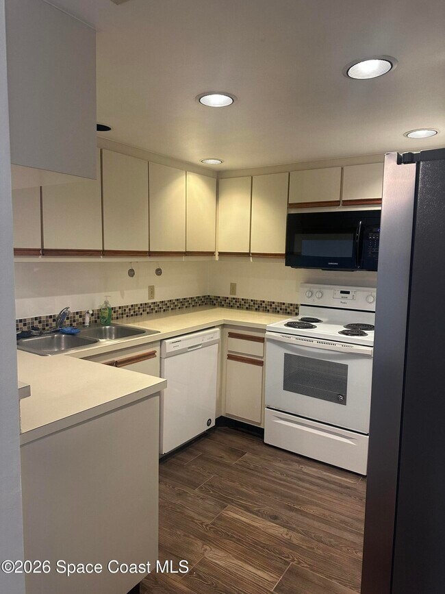 Foto del edificio - 1600 Woodland Dr