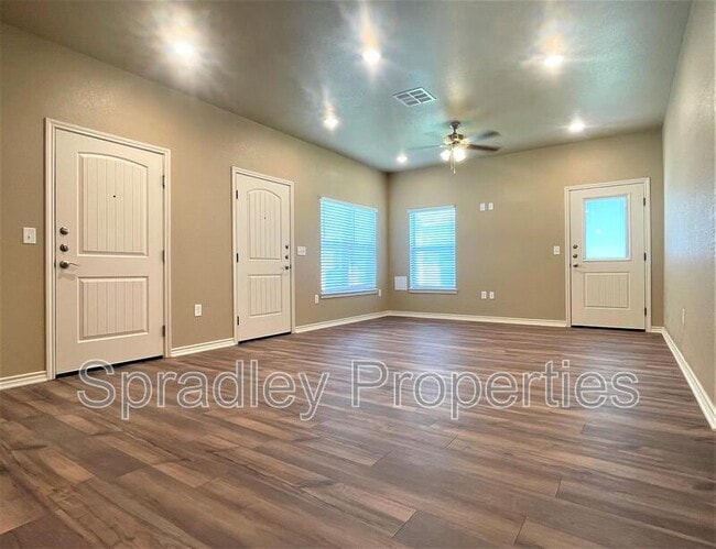Building Photo - 1061 Hibiscus Dr