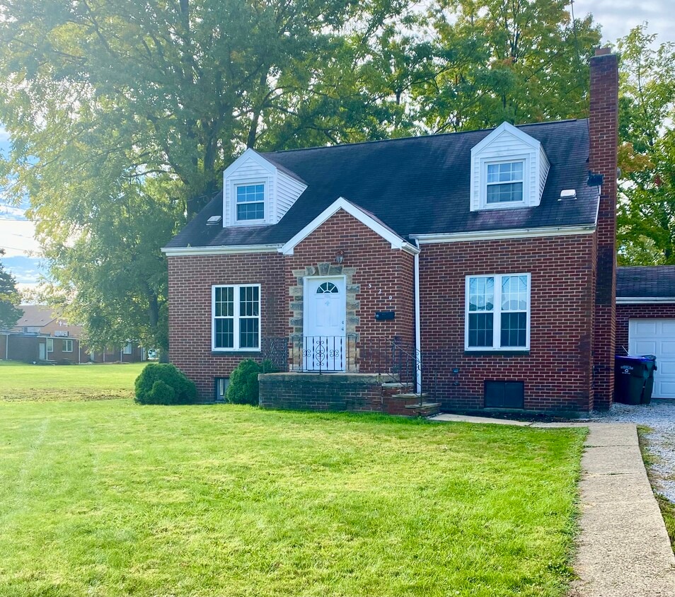 520 Portage Trl, Cuyahoga Falls, OH 44221 House Rental in Cuyahoga