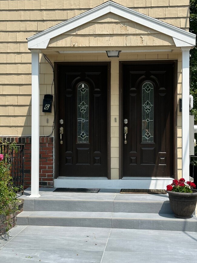 Entrance - 6 Gloucester St