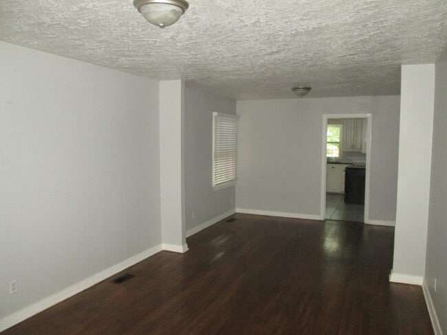 Photo - PRELEASING Early Aug 2026 -(3) Bed/(1) Bath Close to Campus! Pet Negotiable! House