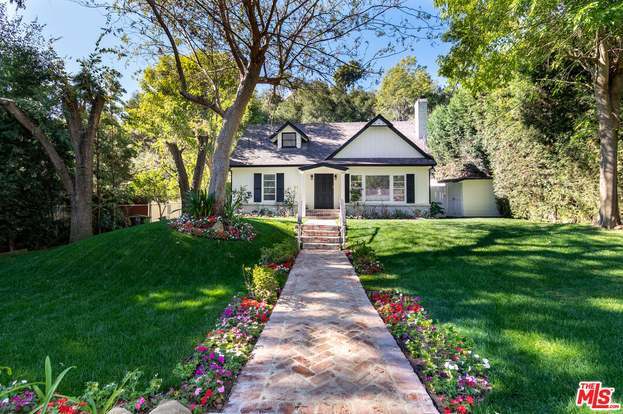 Building Photo - 2255 Benedict Canyon Dr