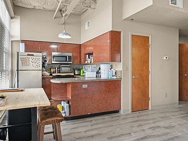 Building Photo - 610 Central Ave SE