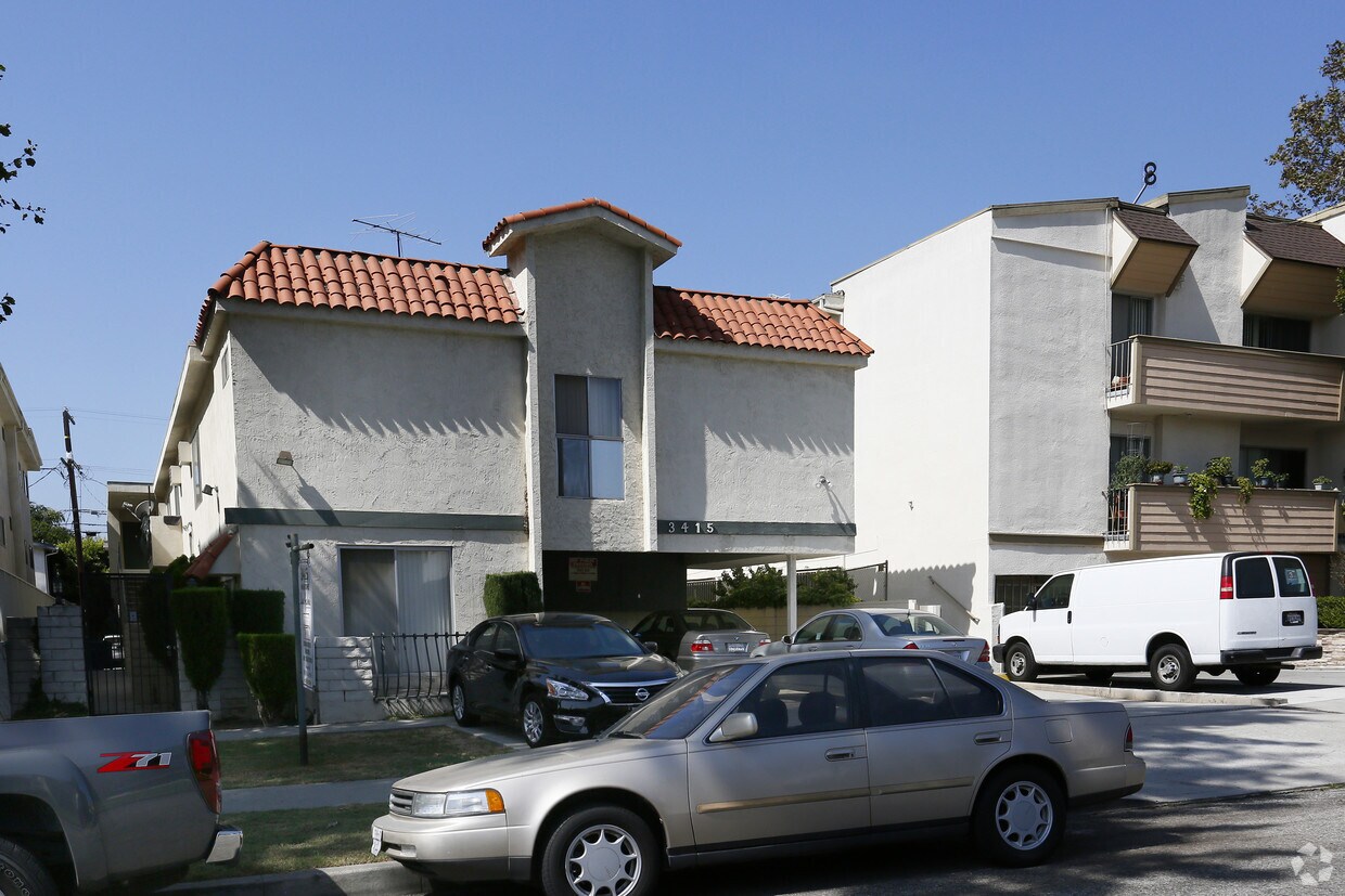 Building Photo - 3415 Mentone Ave