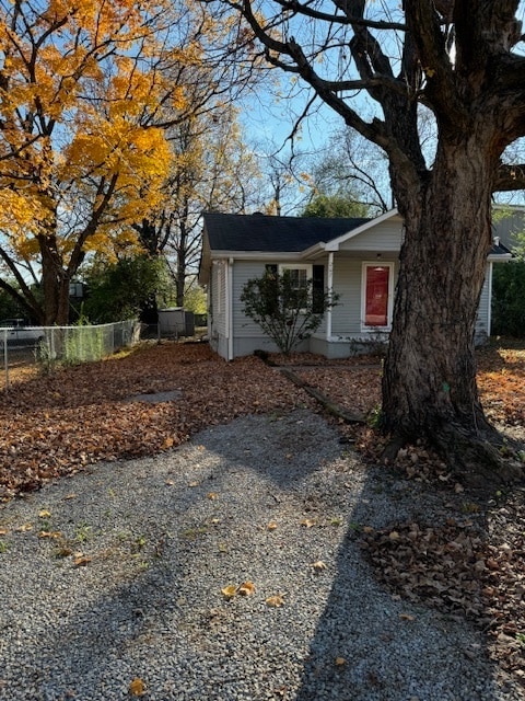 Building Photo - Adorable 2BR/1BA home in Woodbiine w/ large fenced in back yard!