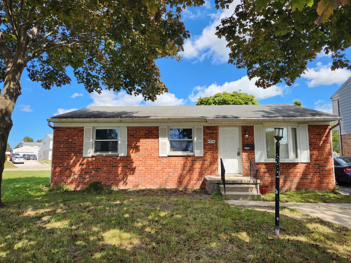 Primary Photo - 4314 Dahlia Dr