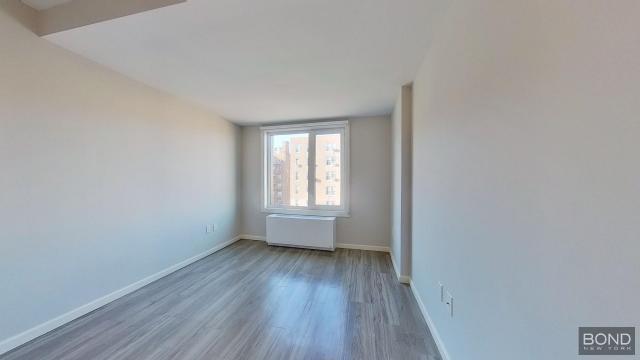 Foto del edificio - 2 bedroom in JAMAICA HILLS NY 11432