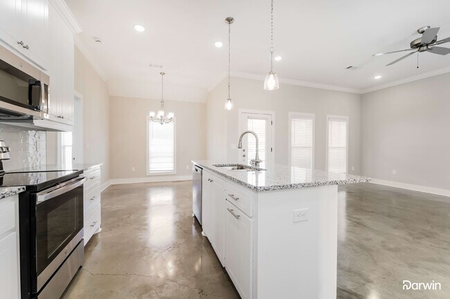 Building Photo - 121 Shelby Mae Cir