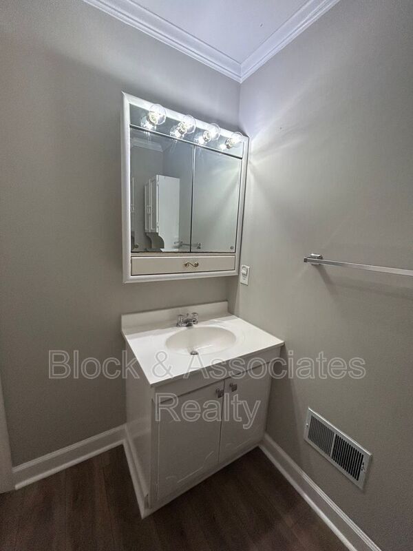 Foto del edificio - 735 W Mountain St