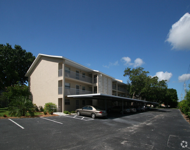 Building Photo - Tregate East