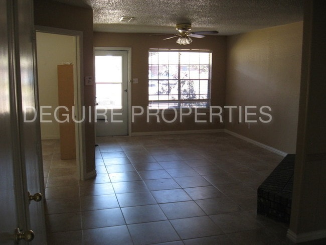 Building Photo - 1808 McQueary St