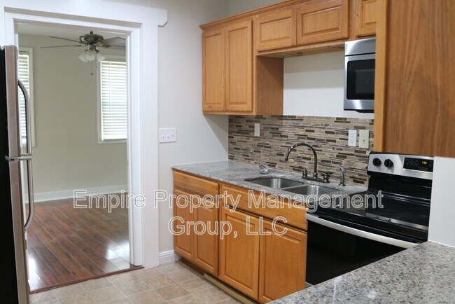 Foto del edificio - 2728 Kingswood Dr