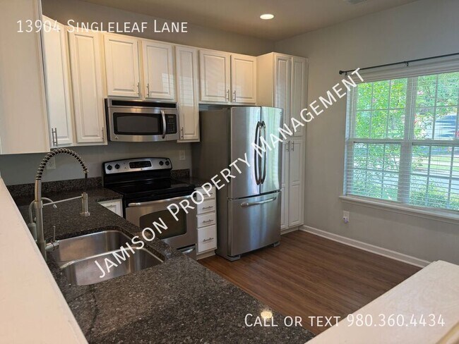Foto del edificio - 13904 Singleleaf Lane
