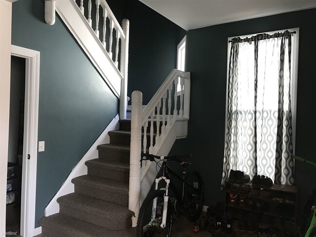 Foto del edificio - 5 br, 2 bath  - 1609 Hughitt Ave