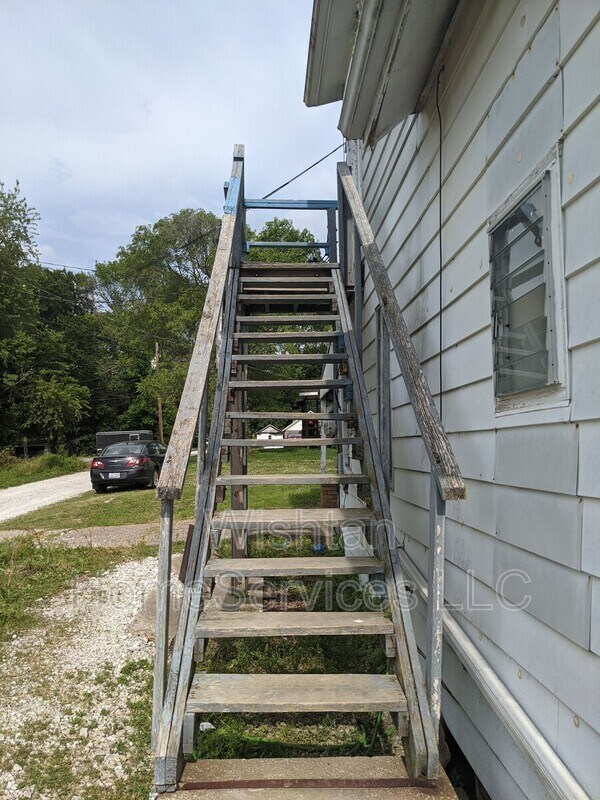 Building Photo - 615 N Avery St