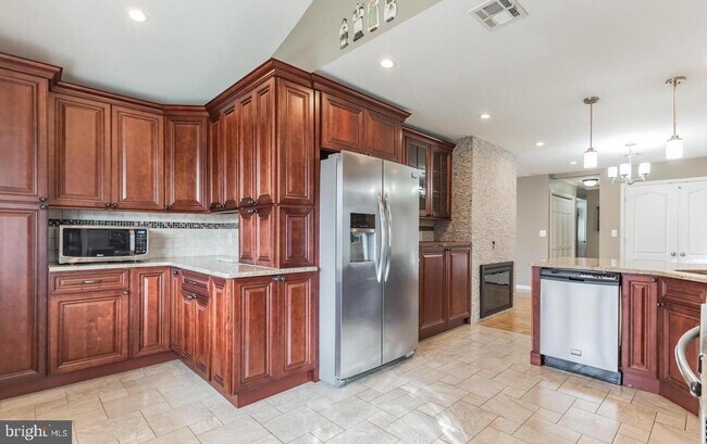 Building Photo - 310 Dogwood Dr