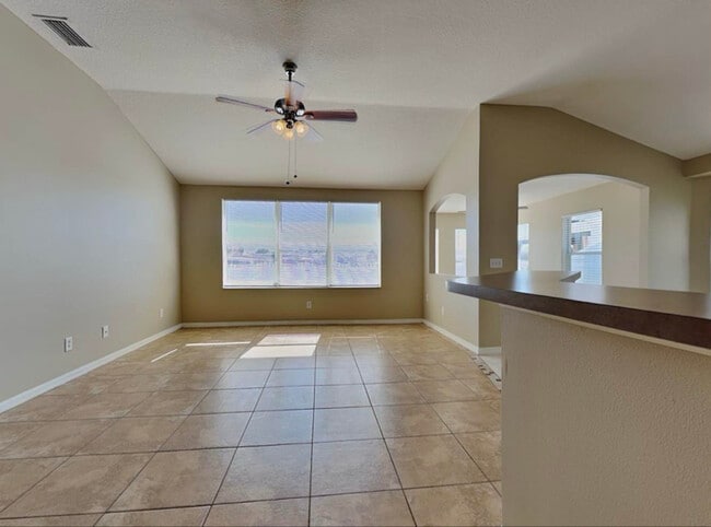 Foto del edificio - 8414 Canterbury Lake Blvd