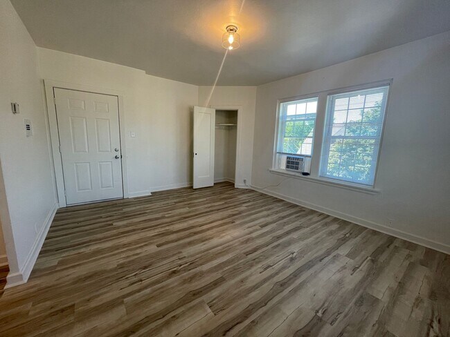 Building Photo - 229-3A W Jackson