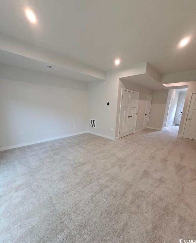 Building Photo - 303 Golan Cir
