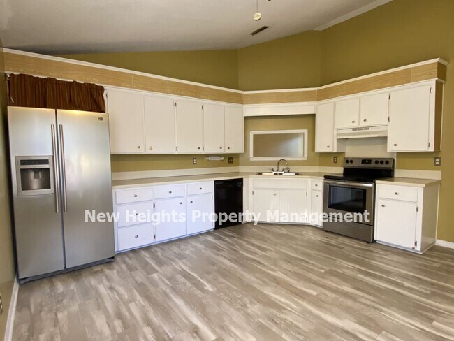 Building Photo - 237 SAVANNAH ROUND 0547