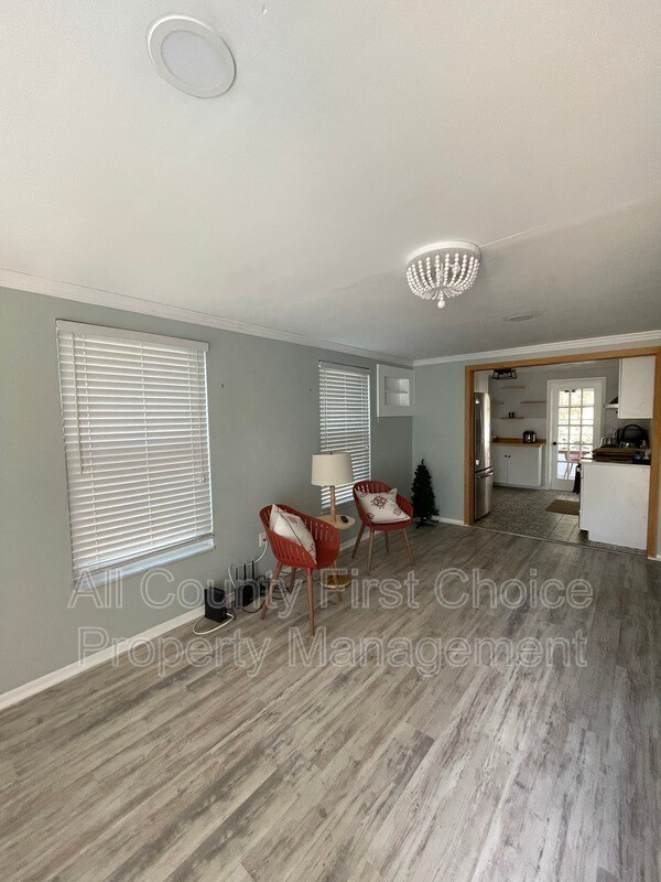 Foto del edificio - 620 Holly Ct