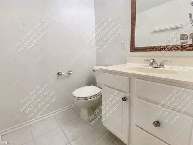 Building Photo - 4 br, 2.5 bath House - 1701 Barrilla St