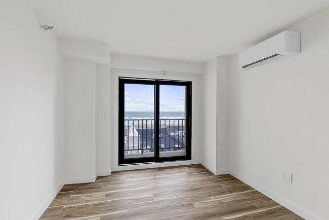 Foto del edificio - Boardwalk House A-04 | 1BR + Den with Balcony, 588 SF