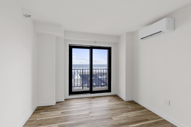 Building Photo - Boardwalk House A-04 | 1BR + Den with Balcony, 588 SF