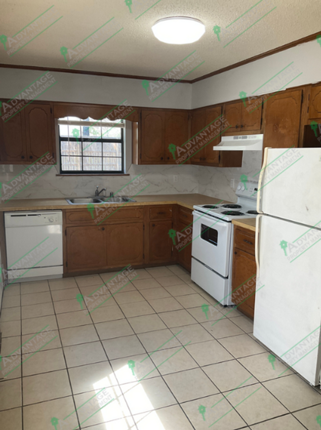 Building Photo - Coming Soon: 2-Bedroom, 1-Bathroom Apartme...