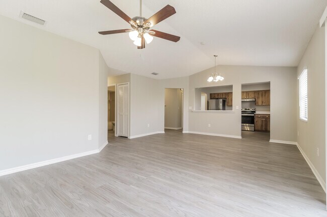Building Photo - 3982 Ridgewood Dr